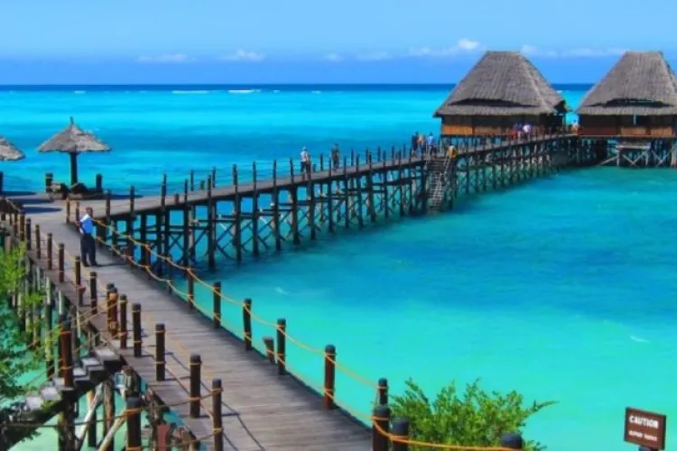 Cluj: A înghețat apa în toaleta unui avion. Zbor spre Zanzibar, amânat