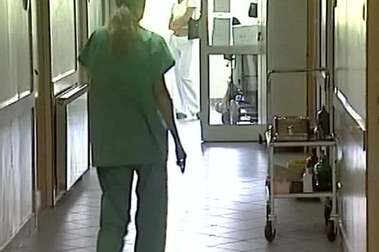 Asistentă înjunghiată de un pacient în Bihor