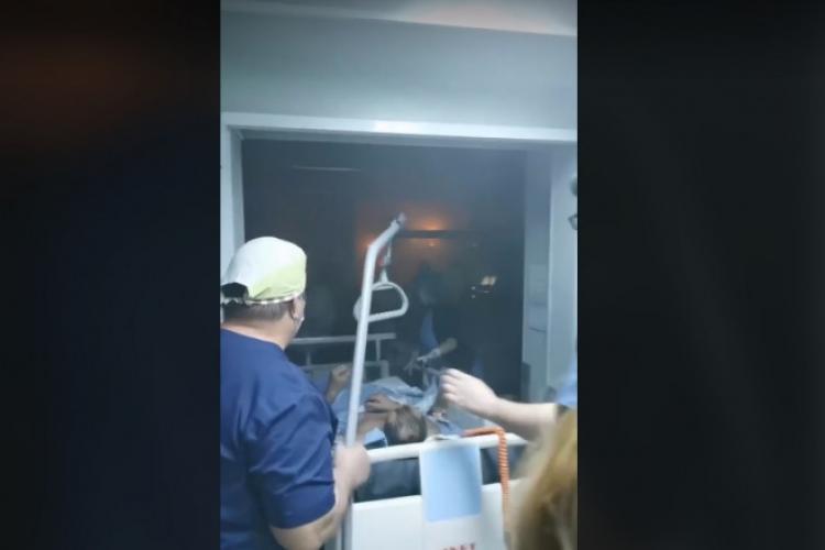 Pacienți evacuați în București din cauza fumului