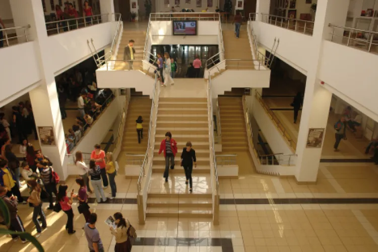 Studenții de la FSEGA Cluj (UBB) continuă cursurile online