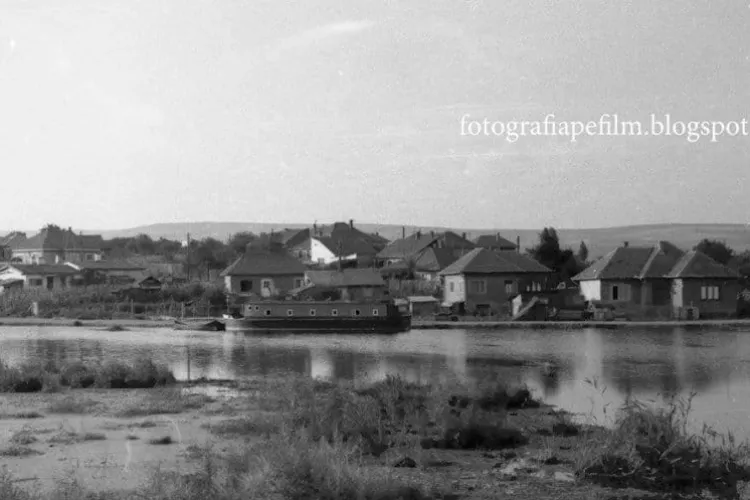 Vaporașul de pe lacul din Gheorgheni. Fotografie din 1969 cu ”Șalupa lui Perijoc” - FOTO   