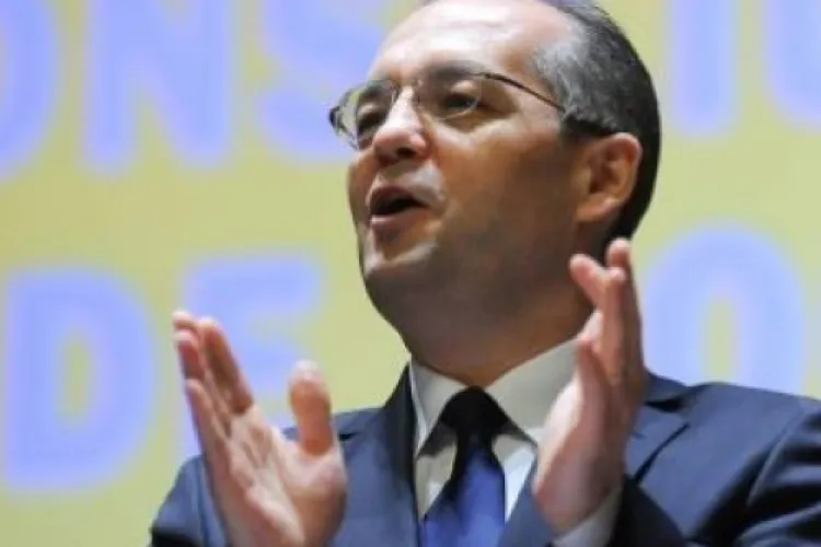 Boc se plânge că munca la stat e tot mai grea: ”La privat e mai ușor. Toată lumea invidiază viața la stat”