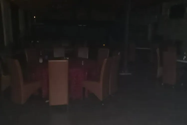 Chef oprit de polițiști într-un sat din Cluj. Relaxarea li s-a urcat unora la cap, mai ales că se închid localurile duminică - FOTO