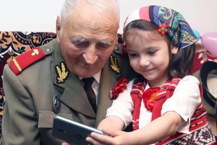 #RoVaccinare: ”Cea mai vârstnică persoană programată 102 ani și 7 luni, iar cea mai tânără 15 ani și 11 luni” - FOTO    