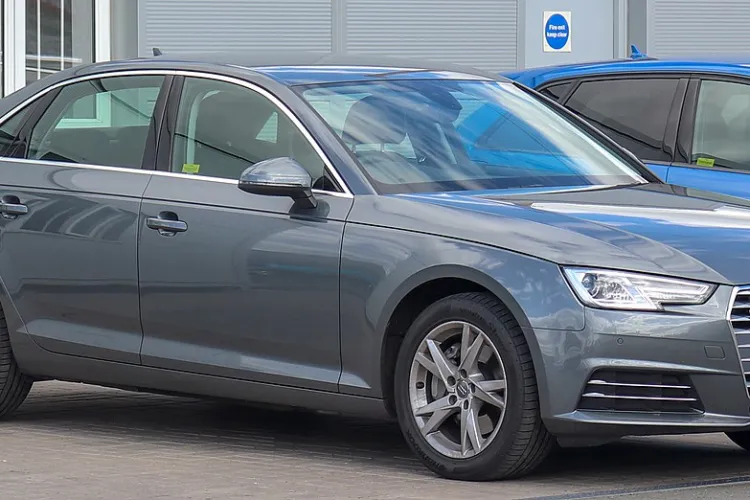 ANAF vinde mașini la preț de chilipir. Ce bolid îți poți cumpăra cu doar 3.000 de lei