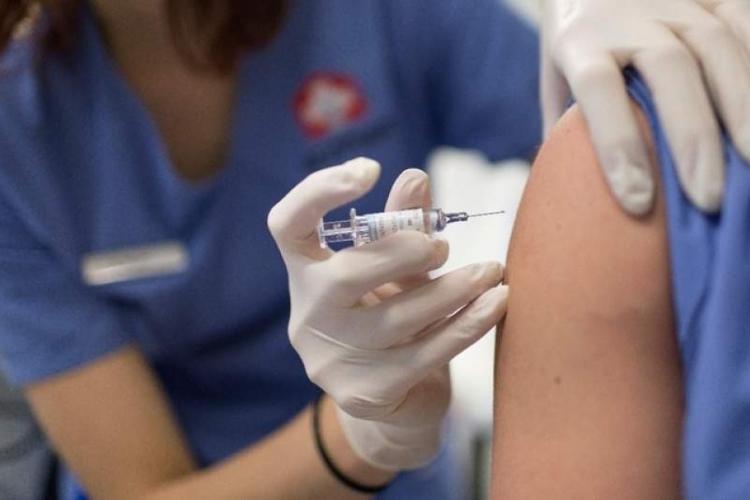Top 10 întrebări despre vaccinarea anti-COVID și răspunsurile specialiștilor