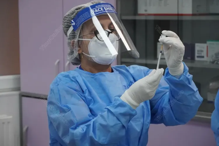 Cât câștigă o asistentă care lucrează cu bolnavii COVID-19