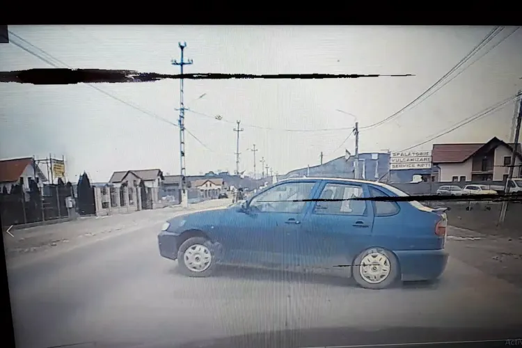 Cluj: Un bătrân de 72 de ani a fost lovit în plin. A întors fără să se asigure, în mijlocul drumului - VIDEO cu impactul