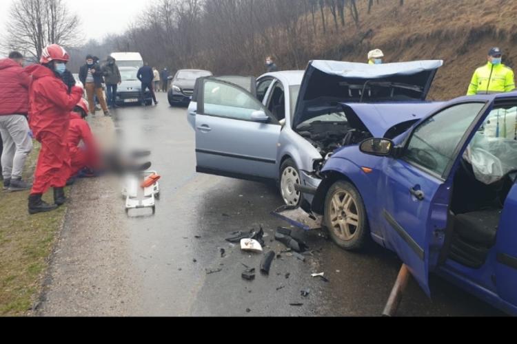 O femeie a fost rănită în urma unui accident rutier, lângă Dej - FOTO