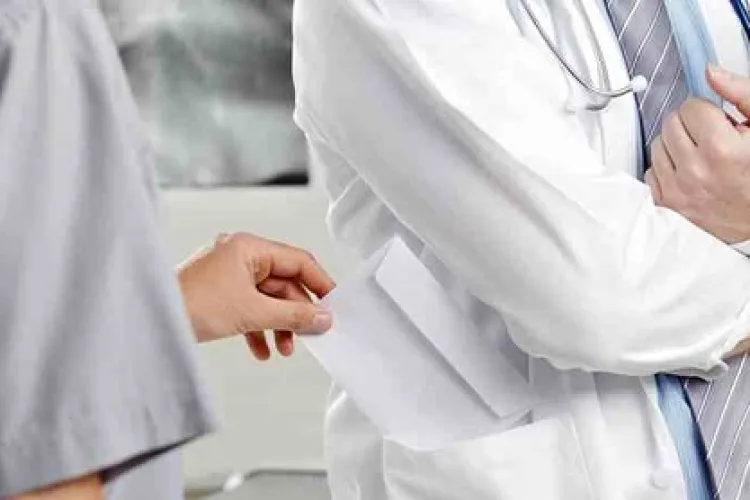 Cum se dă încă șpagă în spitalele clujene: ”Clujul e o altă țară. Până la un punct”/ Nu ți-am dat bani, m-ai pasat la rezident!”