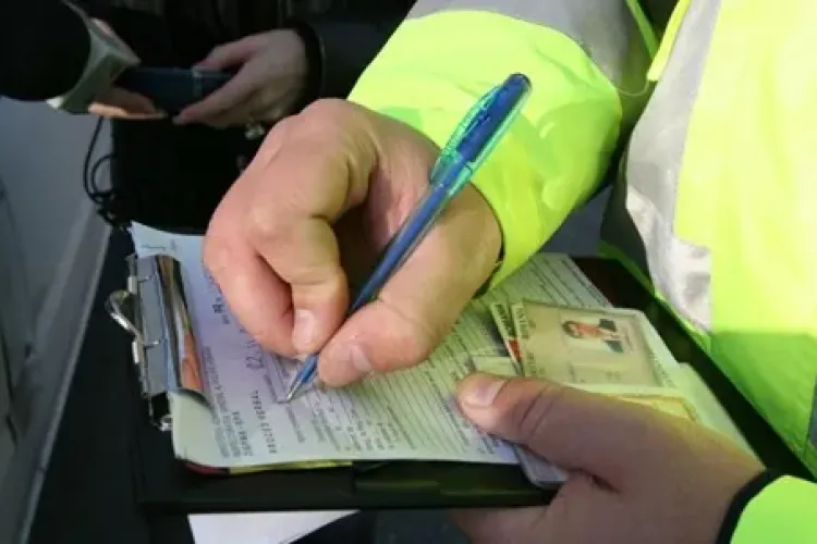 Dorel prins la volan în Cluj! Și-a confecționat singur plăcuțe de înmatriculare   