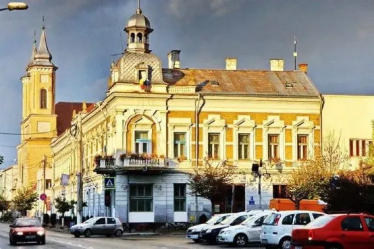 Școlile din Gherla și Dej se deschid în scenariul doi. Ce elevi merg la școală