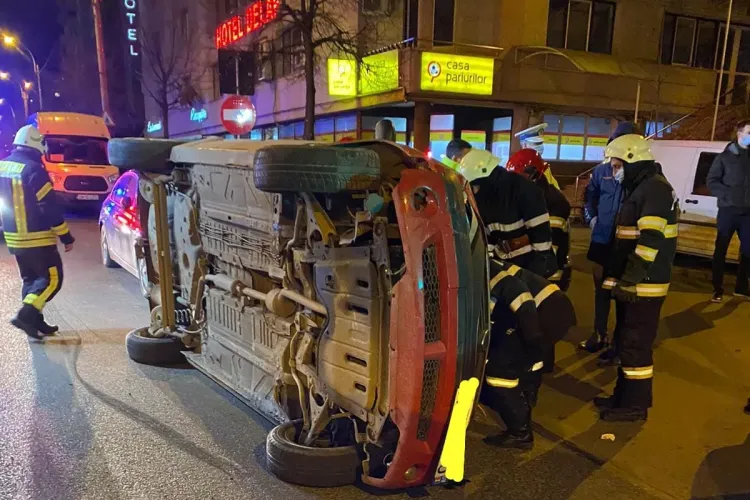 Mașină răsturnată pe Calea Dorobanților - VIDEO