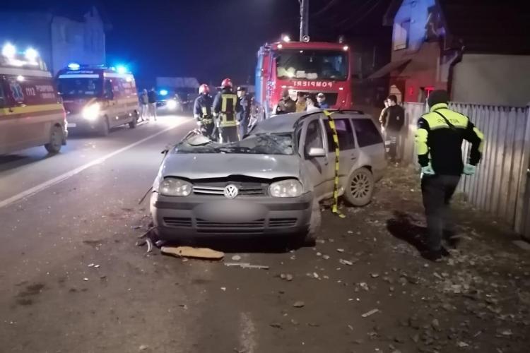 Mașină distrusă în ultimul hal în urma unui accident. O persoană a murit - FOTO și VIDEO