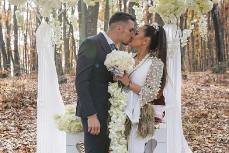 Cadou superb primit de Vlăduța Lupău de 1 martie. Regina muzicii de petrecere este foarte fericită   