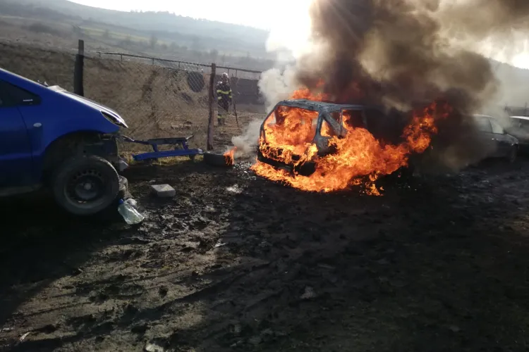Incendiu auto in Florești, lângă strada Vidului - VIDEO SI FOTO
