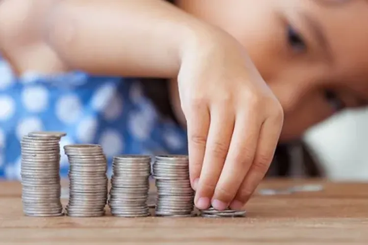 Alocații 2021. Ce anunță premierul Cîțu despre o nouă majorare a alocațiilor în România