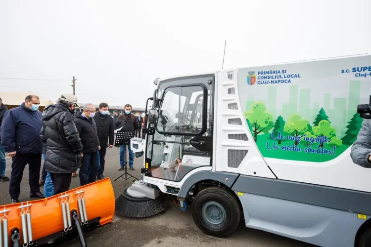 Mănășturul este murdar. Boc spune că deja a observat că e mai curat