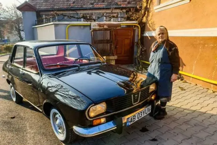 Dacie veche, lăsată 13 ani sub cerul liber, transformată într-o bijuterie pe roți - FOTO