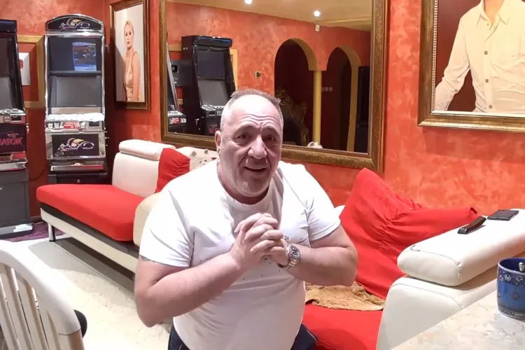 Nelson Mondialu face caterincă de Vali Nebunu, unul dintre liderii Clanului Sportivilor: Are fapte? A furat un aspirator - FOTO