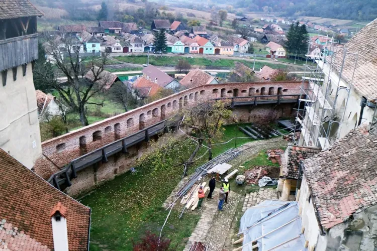 Cum decurge restaurarea bisericii fortificate din Alma Vii, comuna Moșna - FOTO   