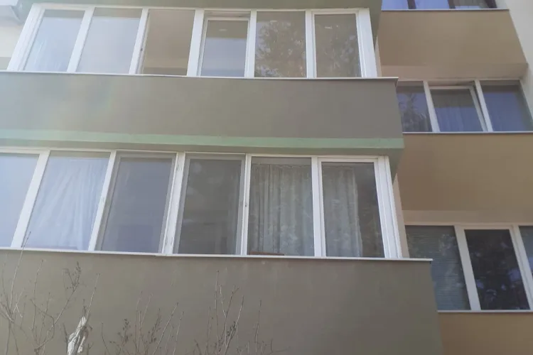 O femeie a CĂZUT de la etajul unui bloc din Cluj-Napoca. Aceasta este în stare CRITICĂ la spital - FOTO