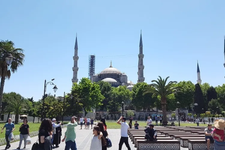 Turcia vaccinează toți lucrătorii din turism. Nimeni nu are de ales