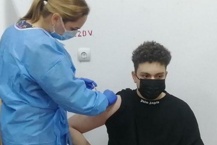 Cel mai tânăr român care s-a vaccinat contra COVID-19 are 16 ani