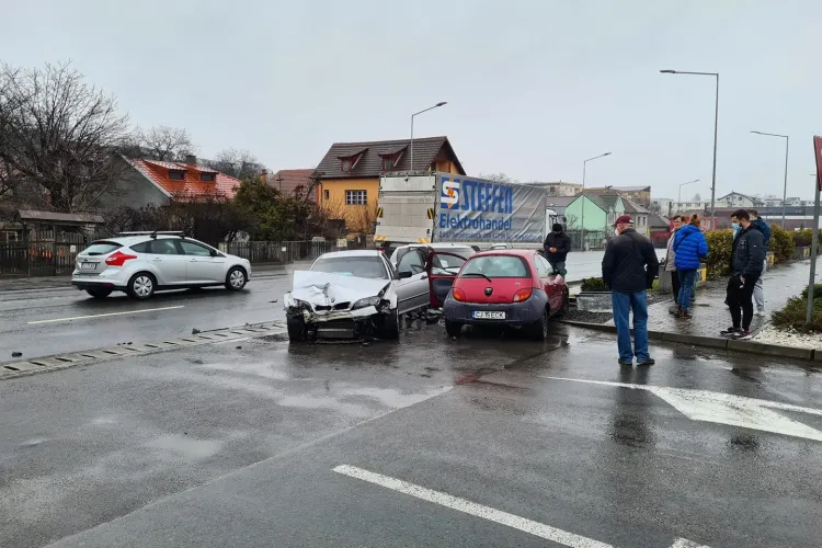 Accident pe Calea Baciului. Traficul este blocat - FOTO