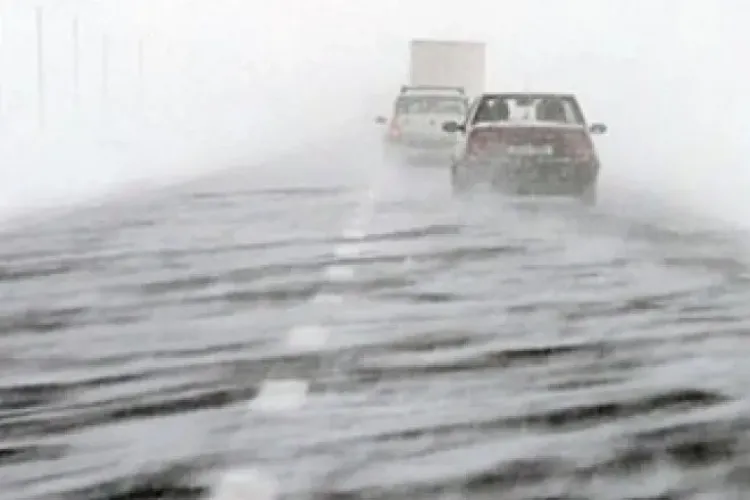 Cod portocaliu de ninsori şi viscol în 13 judeţe, miercuri și Cod galben şi informare de vreme rea, până sâmbătă dimineaţa 