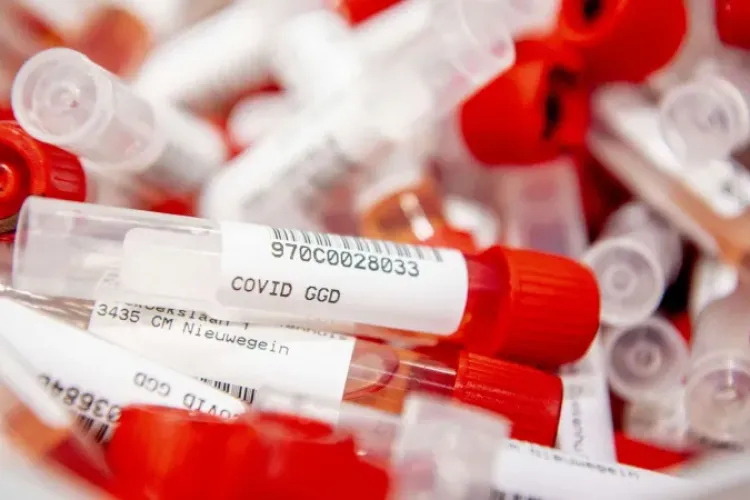 Cel mai MARE număr de cazuri de COVID din 2021 în România