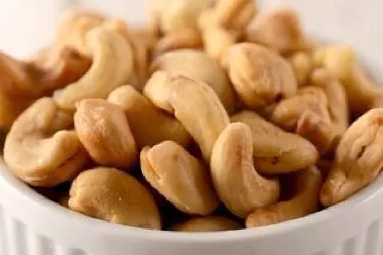 Caju, migdale, nuci şi arahide - Ce beneficii aduc sănătății