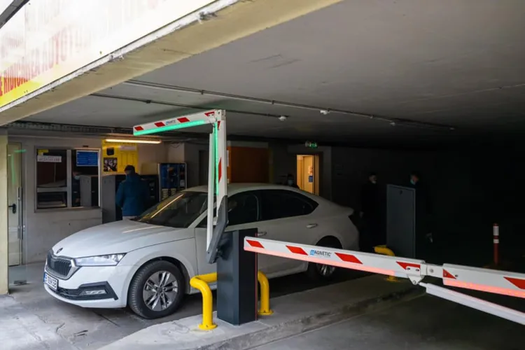 Sistem nou de acces în parkingul Moților. Adio cozi    