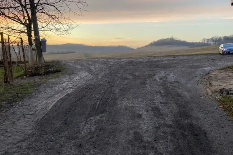 Punct de belvedere asupra Clujului, pe strada Uliului, cu semințe și gunoaie! Ce propunere de bun-simț are un clujean - FOTO