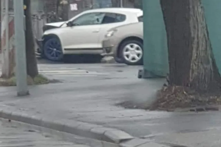 Accident pe Brâncuși, în fața Cofetăriei Chocodor - FOTO