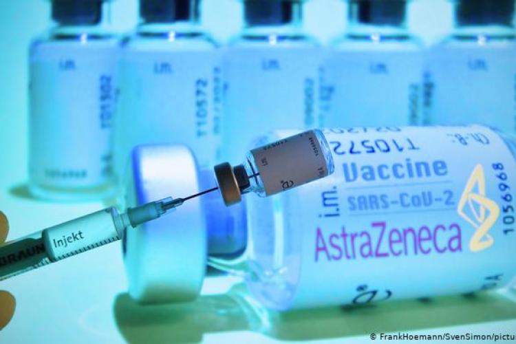 Vaccinul AstraZeneca are efecte adverse mai severe ca Pfizer și Moderna? Răspunsul lui Răzvan Cherecheş