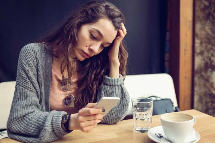 O studentă la Drept în Cluj, terorizată de un fost angajat al tatălui său. Bărbatul a fost concediat după ce a furat bani din firmă