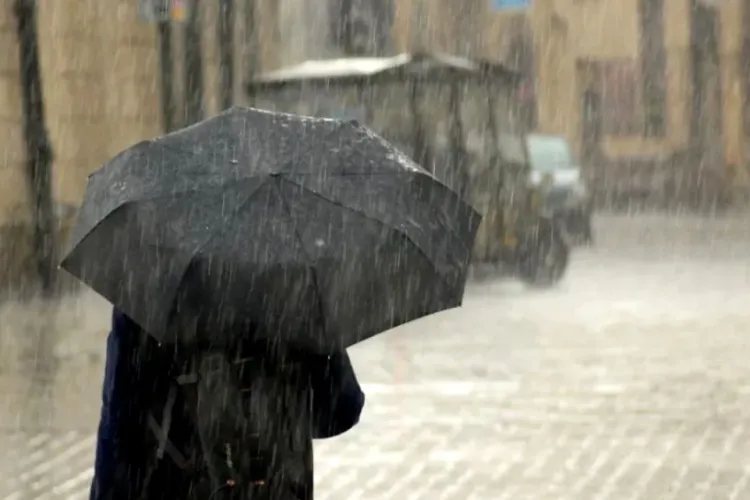 METEO. Ploi și ninsori puternice în toată țara. Cum va fi vremea în următoarele 2 săptămâni?