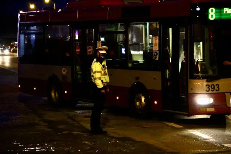 Cum s-a decis interzicerea circulației pe timpul nopții cu o oră mai devreme