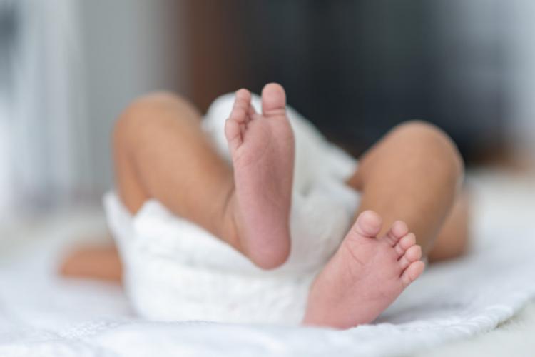 OMS: Restricţiile impuse în maternităţi din cauza pandemiei de coronavirus ameninţă vieţile copiilor născuţi prematur