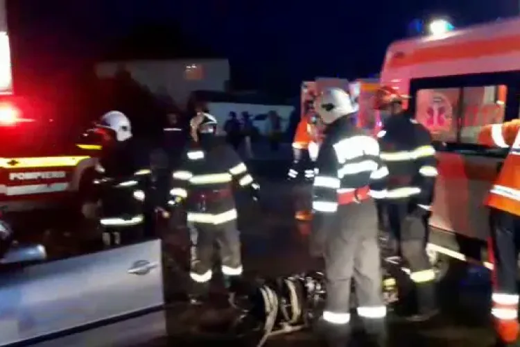 Accident pe strada Clujului, din Gherla! O femeie a rămas încarcerată - VIDEO