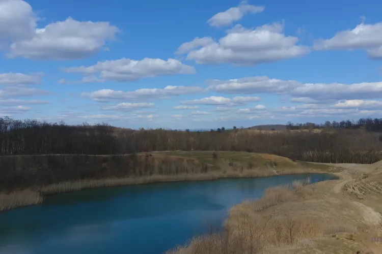 Laguna Albastra - Imagini superbe cu Laguna Albastra filmate din dronă - VIDEO