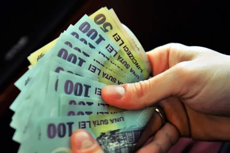 Premierul Cîțu îngheață salariile bugetarilor și pentru 2022: Statul ne trage în jos   