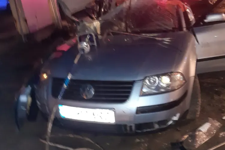 Accident în Viștea spre Gârbău. O mașină a ieșit de pe drum