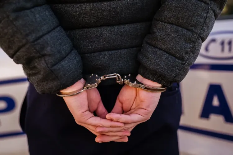 Doi minori din Cluj au furat geanta unei tinere în Mănăștur