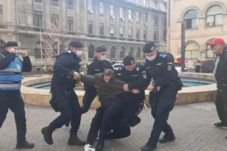 Protestatar reținut în București, pentru că nu purta mască - FOTO   