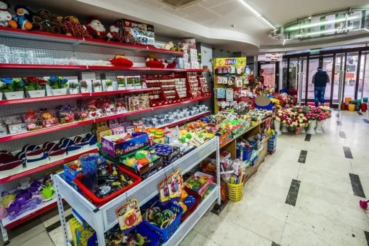 Raed Arafat ȘTIE și cum trebuie să acționeze românii în zilele în care magazinele se închid la ora 18.00   