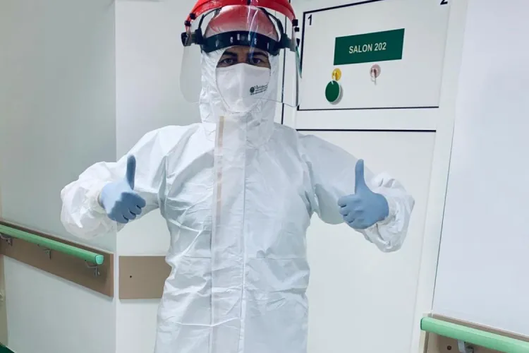 Cluj: Medic din prima linie către cei din stradă: Nu voi pleca urechea când medicii sunt transformați în asasini”   