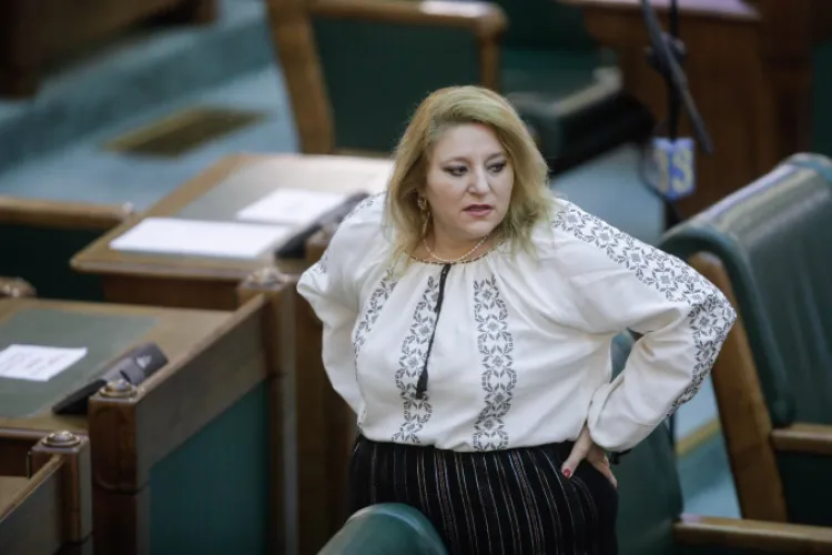 Diana Şoşoacă, revoltată că nu poate merge la sală: „Dacă eu vreau să trag de fiare, de ce nu mi se permite?”