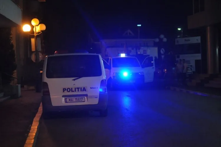 Valiză suspectă pe strada Mureșului. Intervin cei de la SRI - Antiterorism - VIDEO